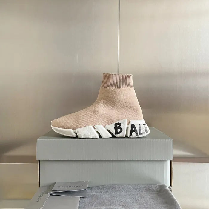 B - SNEAKERS
