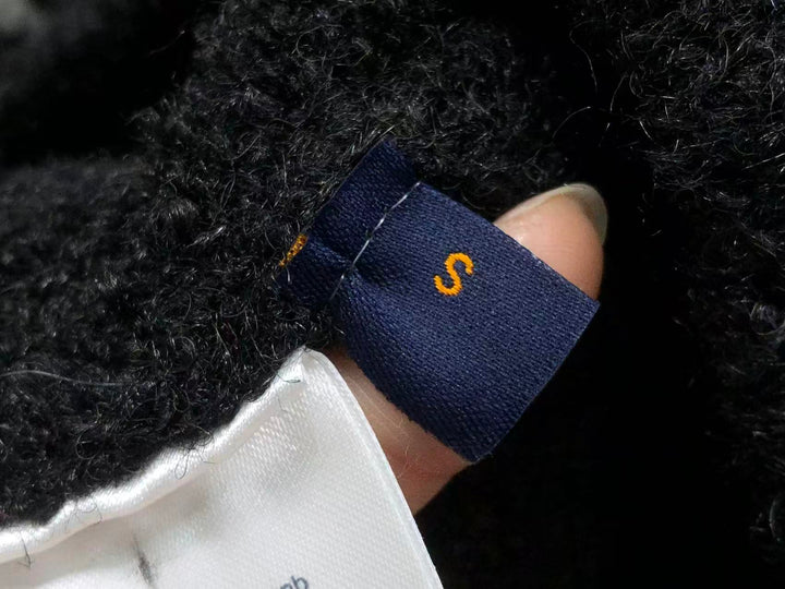 L - SWEATER