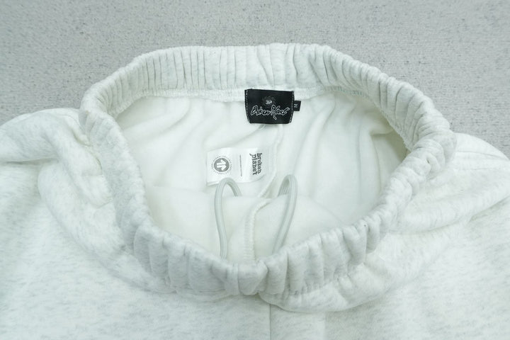 B - SWEATPANTS