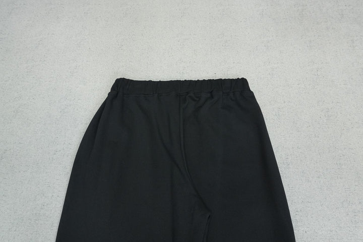 S - SWEATPANTS