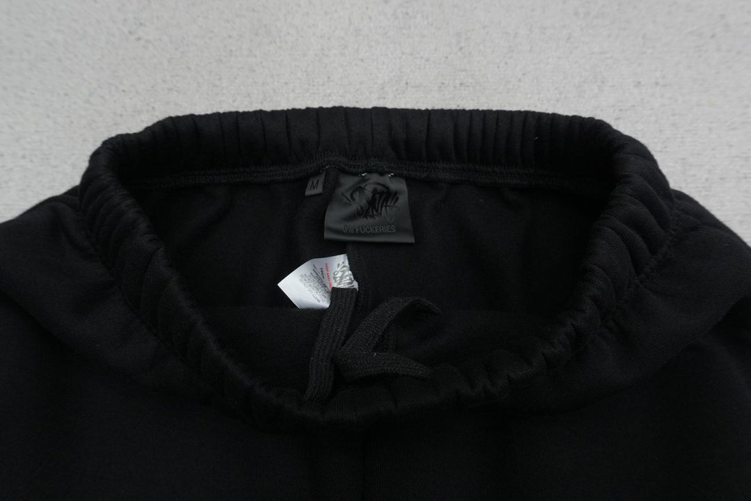 S - SWEATPANTS