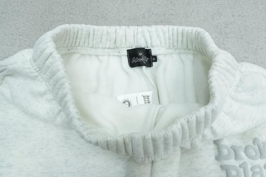 B - SWEATPANTS