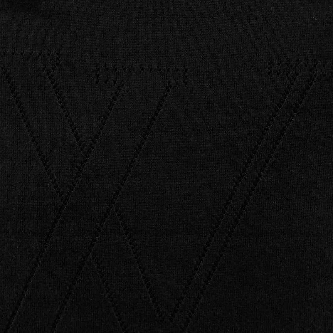 L - SWEATER