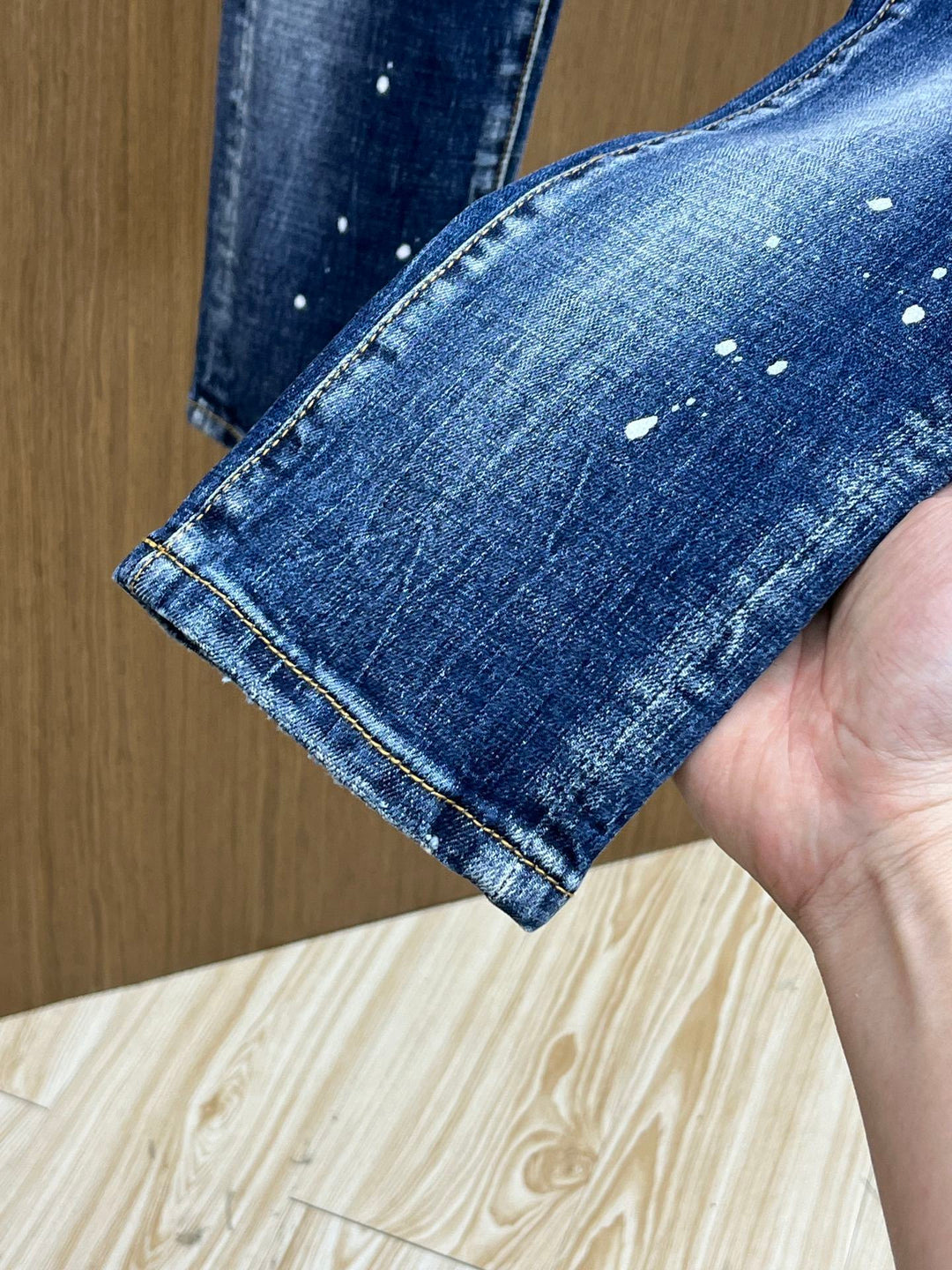 D - JEANS