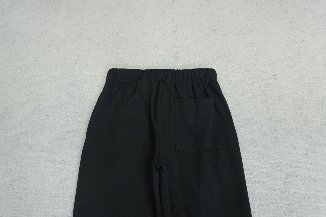 B - SWEATPANTS
